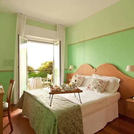 Parco Hotell 3*