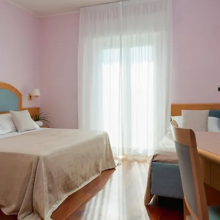 Отель Parco 3*
